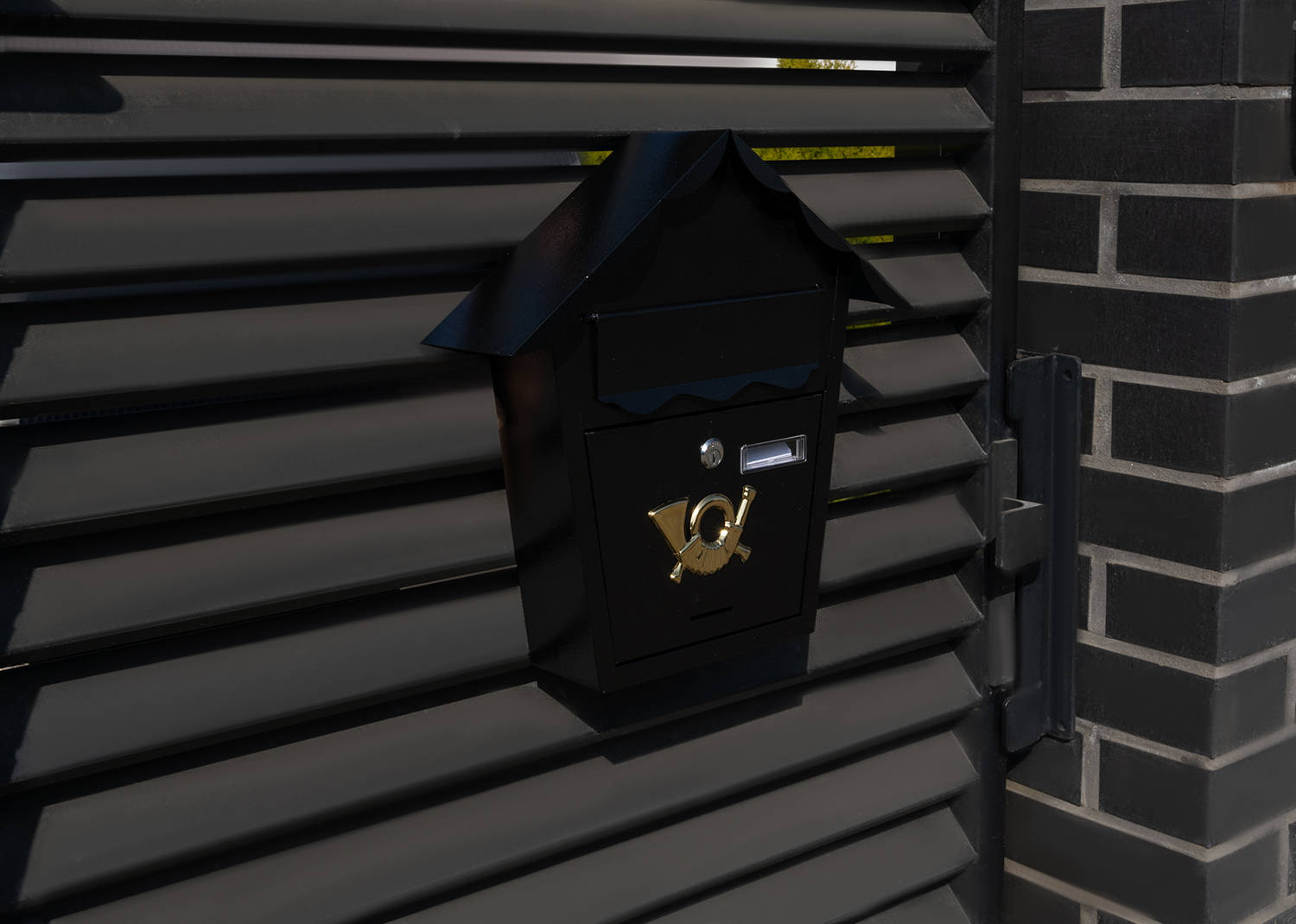 Retro, háztető alakú utcai postaláda – fekete (BB12328) (13)