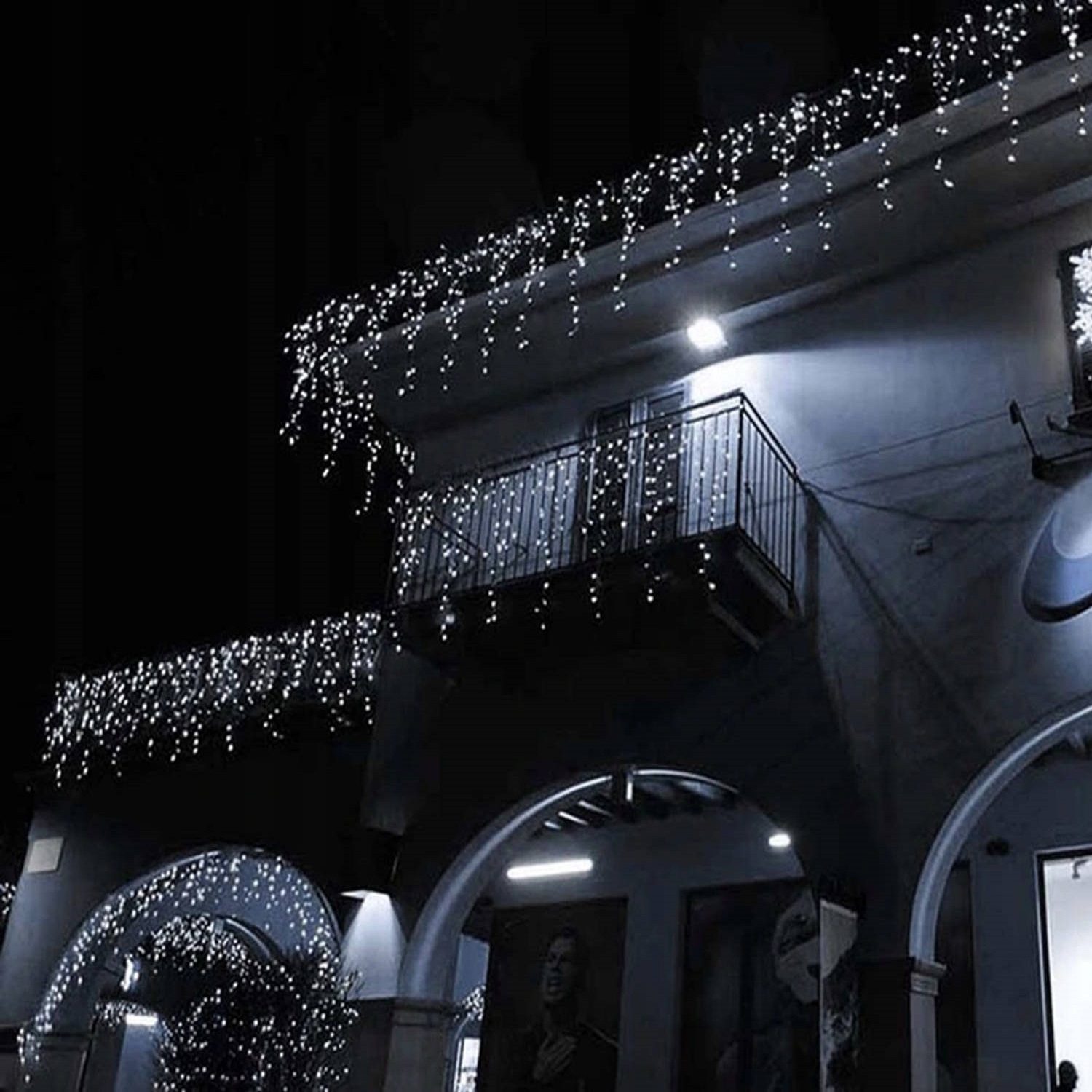 300 LED-es karácsonyi jégcsap fényfüggöny kül-, és beltérre – 12 méter, hideg fehér (BB-11520) (4)