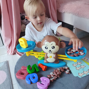 Interaktív, oktató és készségfejlesztő matematikai majom figurás mérleg játék - figurákkal, kártyákkal, számokkal (BBJ) - Image 6