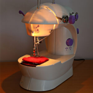 Vezeték nélküli mini varrógép lábpedállal, kettős menettel - csúszásmentes talpakkal, beépített lámpával (BBV) - Image 4