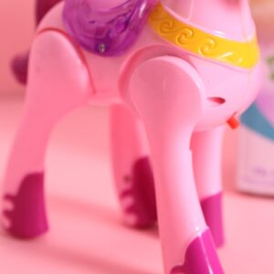 Pretty horse elemes pegazus mesebeli szárnykkal és hangeffektekkel - magától sétáló játék unikornis(BBJ) - Image 4