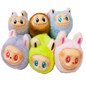 Éneklő Labubu plüss csuklópánttal – interaktív kabala fiús színben (BBJ) - Image 11