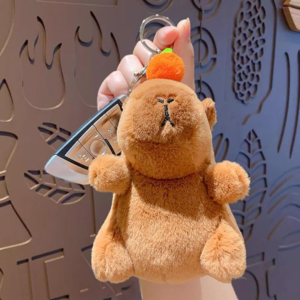 Capybara plüss kulcstartó sárgarépával– 12 cm-es aranyos állatfigura táskadísz és kulcstartó egyben (BBJ) - Image 8