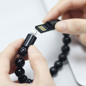 Fekete színű USB töltőkábel karkötő iPhone-hoz – lightning csatlakozó (BLLV) - Image 9