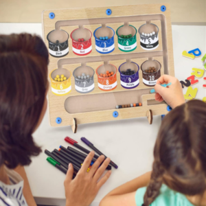 Mágneses szám- és színlabirintus fa készségfejlesztő játék – színrendező tábla 10 színes mágnesgolyóval, 3–8 éves gyerekeknek (BBJ) - Image 3